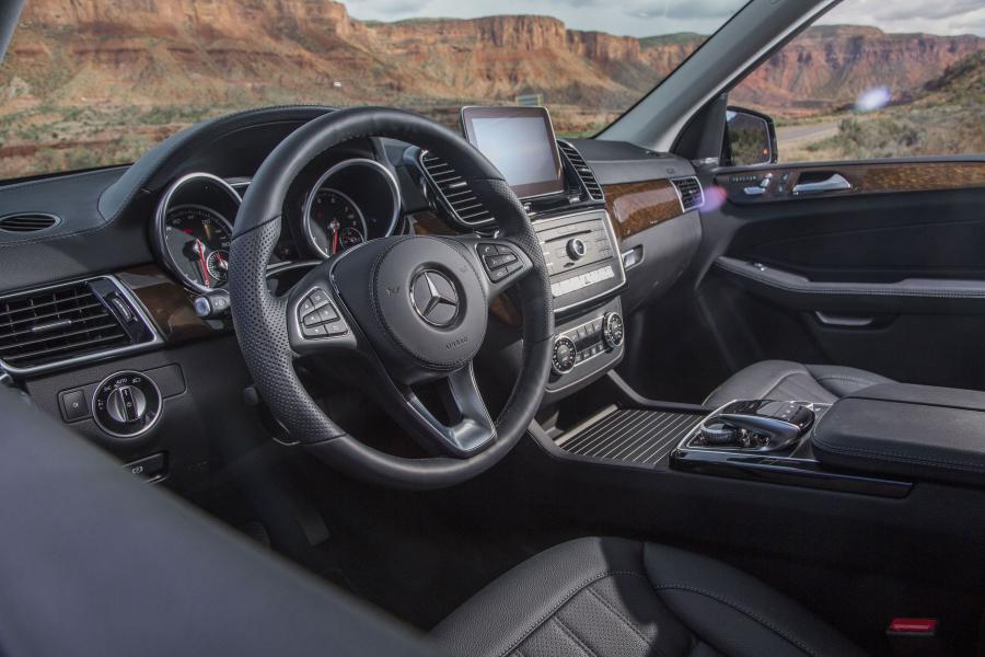 Интерьер Mercedes-Benz GLS450 4Matic 2016 года  (NA) (фото 8 из 30)